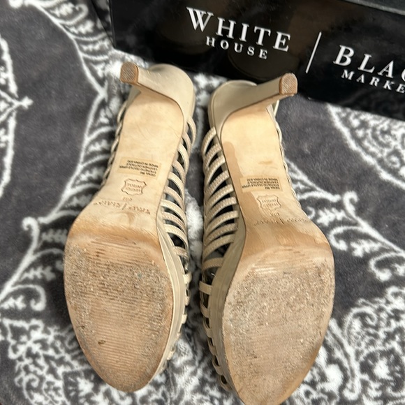 White House Black Market Gena Heels size 8 - Picture 4 of 8